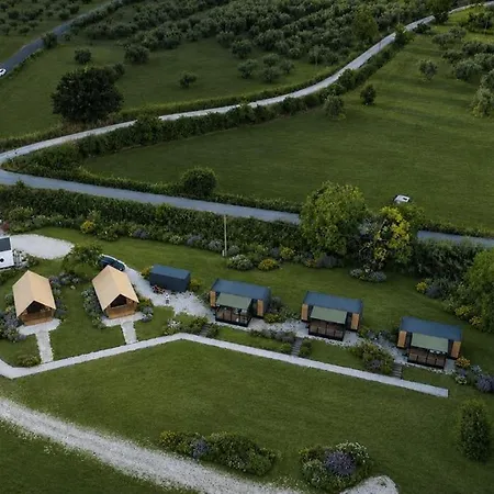 Simami Resort אוהל מפואר Caldarola